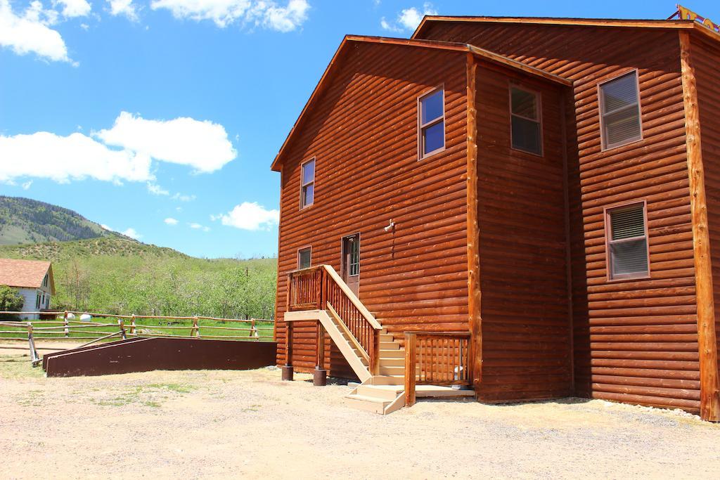 Old Corral Hotel Centennial Kültér fotó